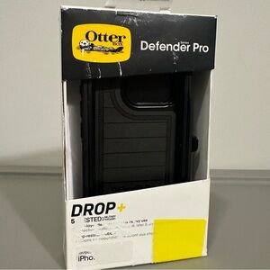 Otter Defender Pro Black Case for iPhone 15 pro with hip clip NIB